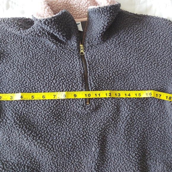 Old Navy Fleece Oversize Teddy Sweater with front pockets 3/4 zip - Picture 3 of 6